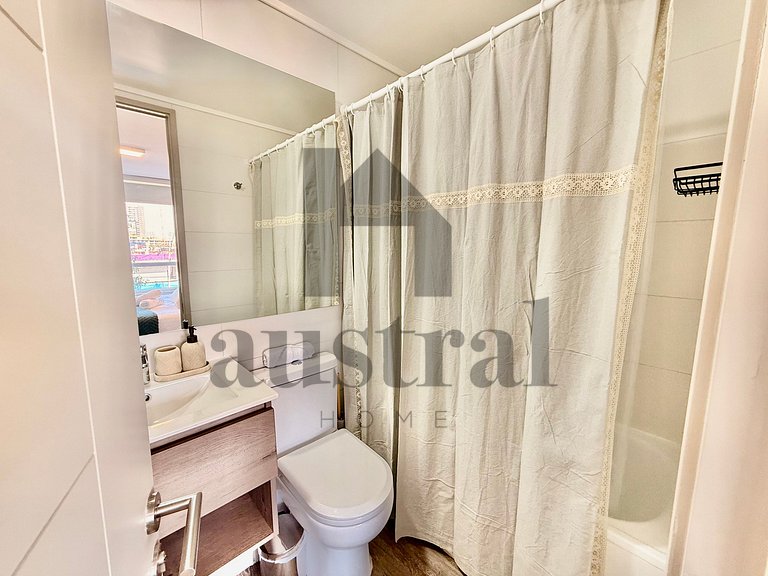 Decorado con estacionamiento cerca Est. Nacional