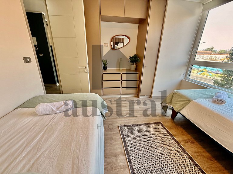 Decorado con estacionamiento cerca Est. Nacional