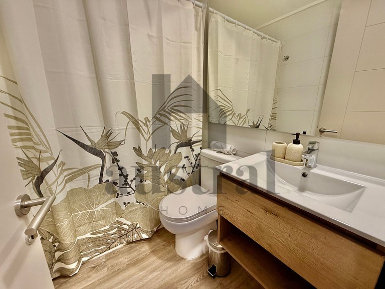 Decorado con estacionamiento cerca Est. Nacional