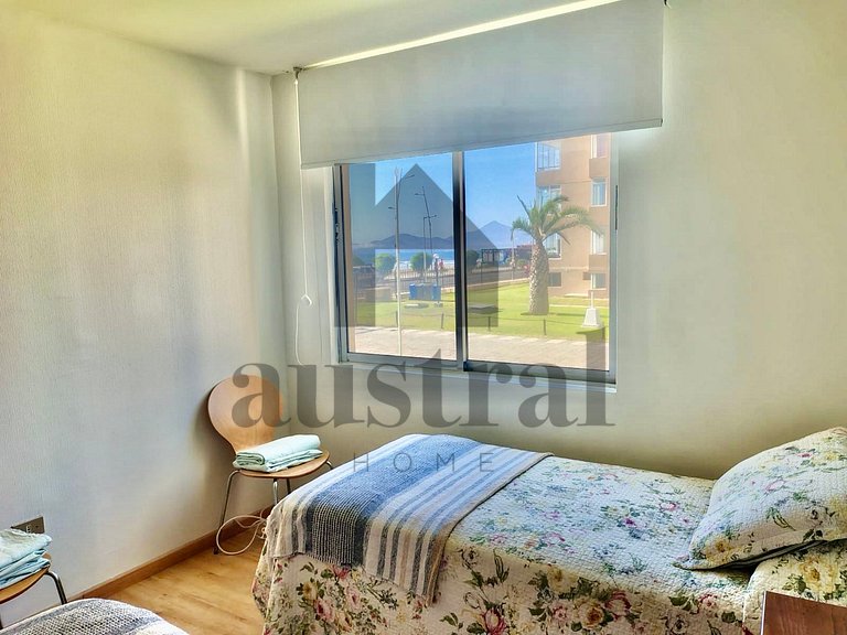 Maravilhoso apartamento térreo, em frente à praia