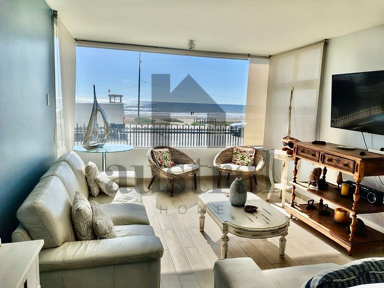 Maravilhoso apartamento térreo, em frente à praia