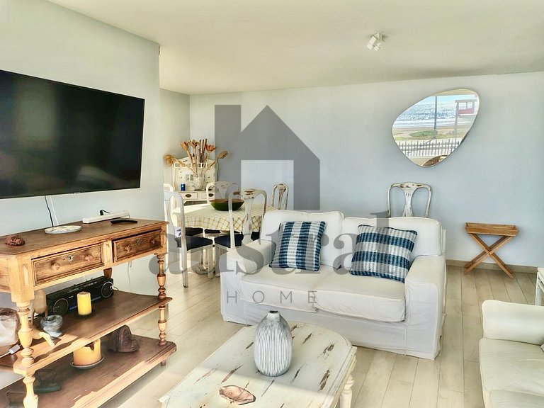 Wonderful ground floor beachfront Av del Mar