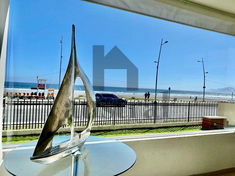 Wonderful ground floor beachfront Av del Mar