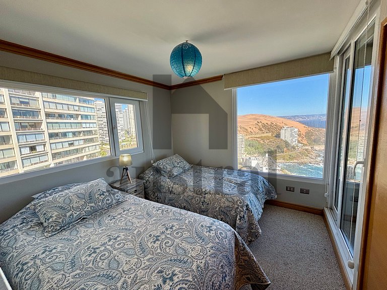 Vista para o oceano, duas vagas de estacionamento