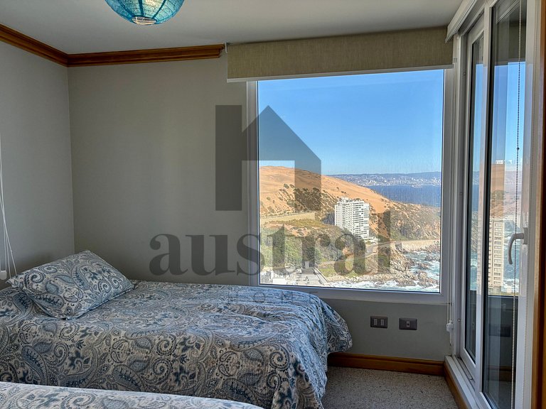 Wonderful ocean view, two parking spaces