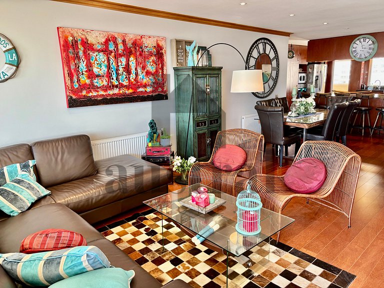 Vista para o oceano, duas vagas de estacionamento