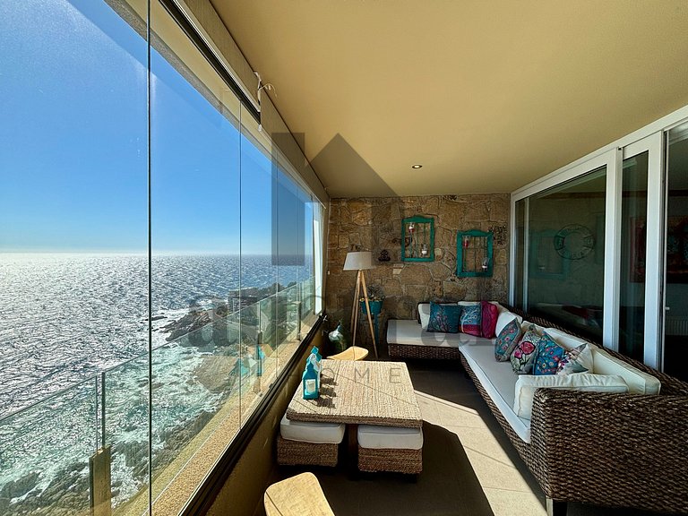 Wonderful ocean view, two parking spaces