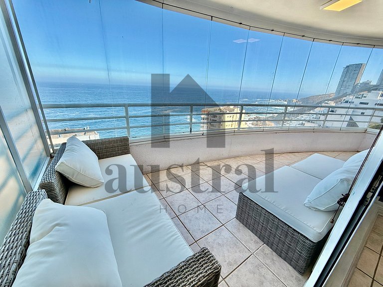 Wonderful view of the sea in front of Cochoa Beach