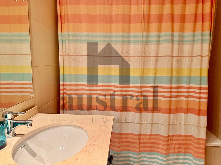 Incredible view, two suites and two parking spaces