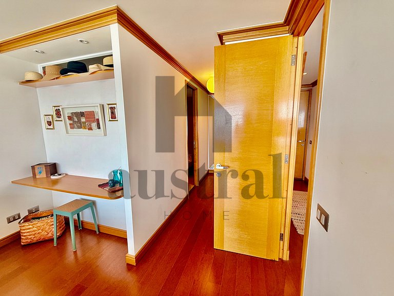 Incredible view, two suites and two parking spaces