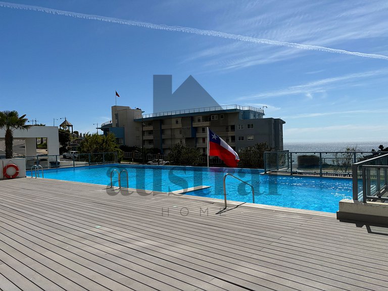 Amplio con vista al mar y piscina climatizada