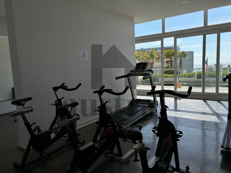 Amplio con vista al mar y piscina climatizada