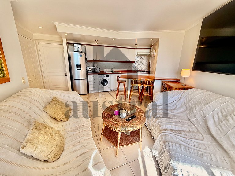 Wonderful with heated pool and outdoor jacuzzi